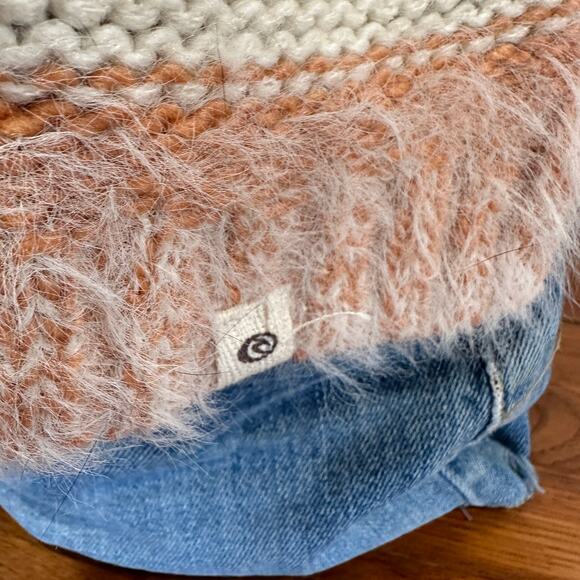 Rip Curl Fuzzy Oversized  Sweater MEDIUM Lambs Wool Boxy Balloon Sleeves $80 NEW - Picture 8 of 10